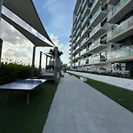 Tick - Contemporary Studio With Balcony Azizi Riviera