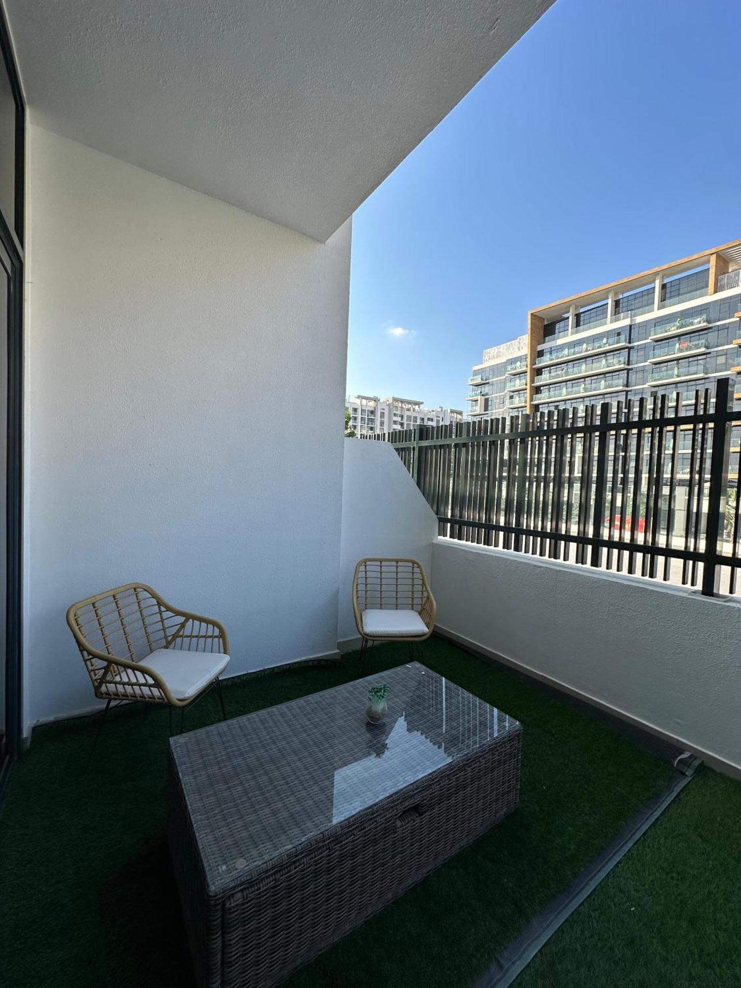 Tick - Contemporary With Balcony Azizi Riviera * Dubai