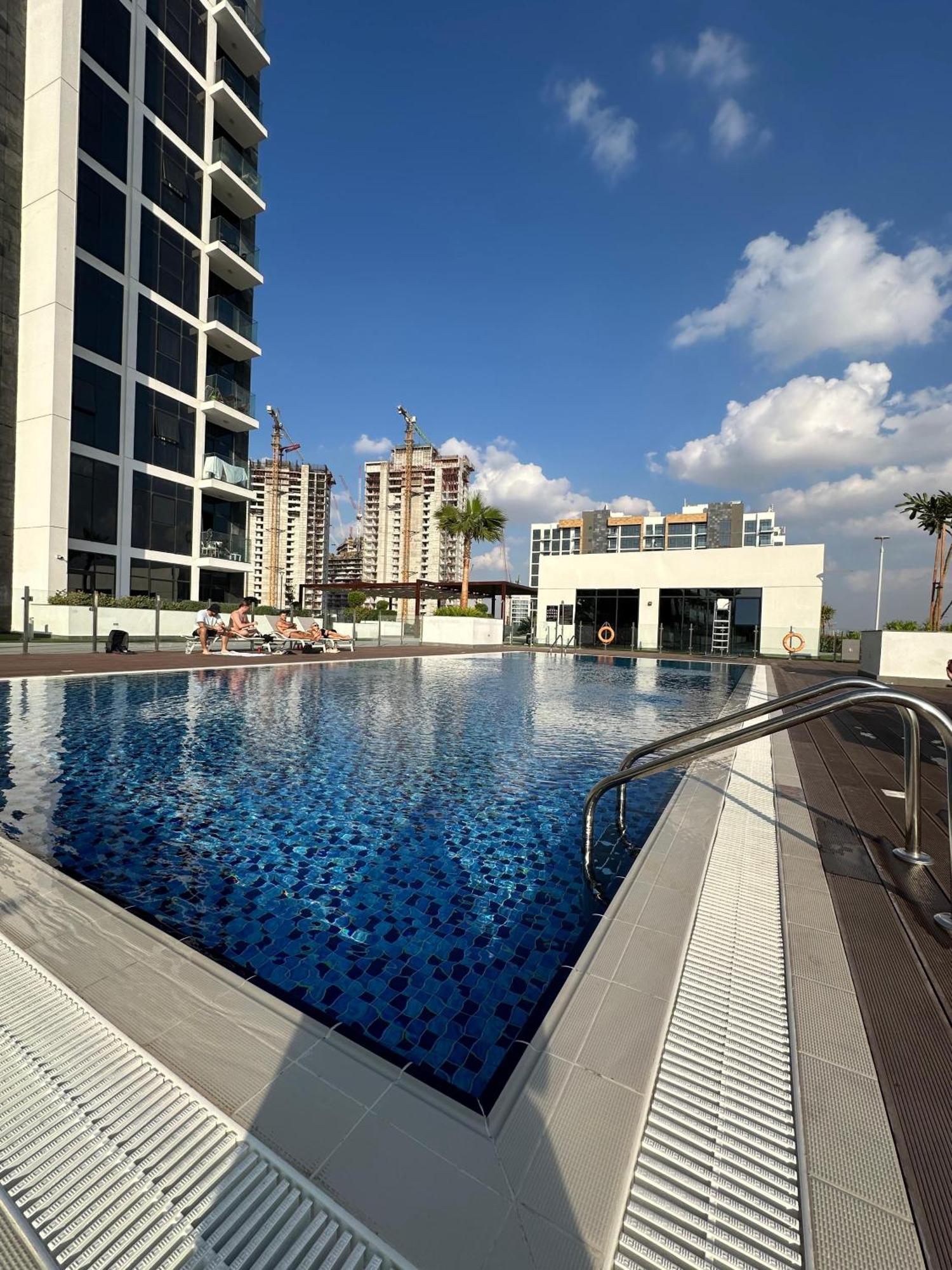 Apartment Tick - Contemporary With Balcony Azizi Riviera Dubai