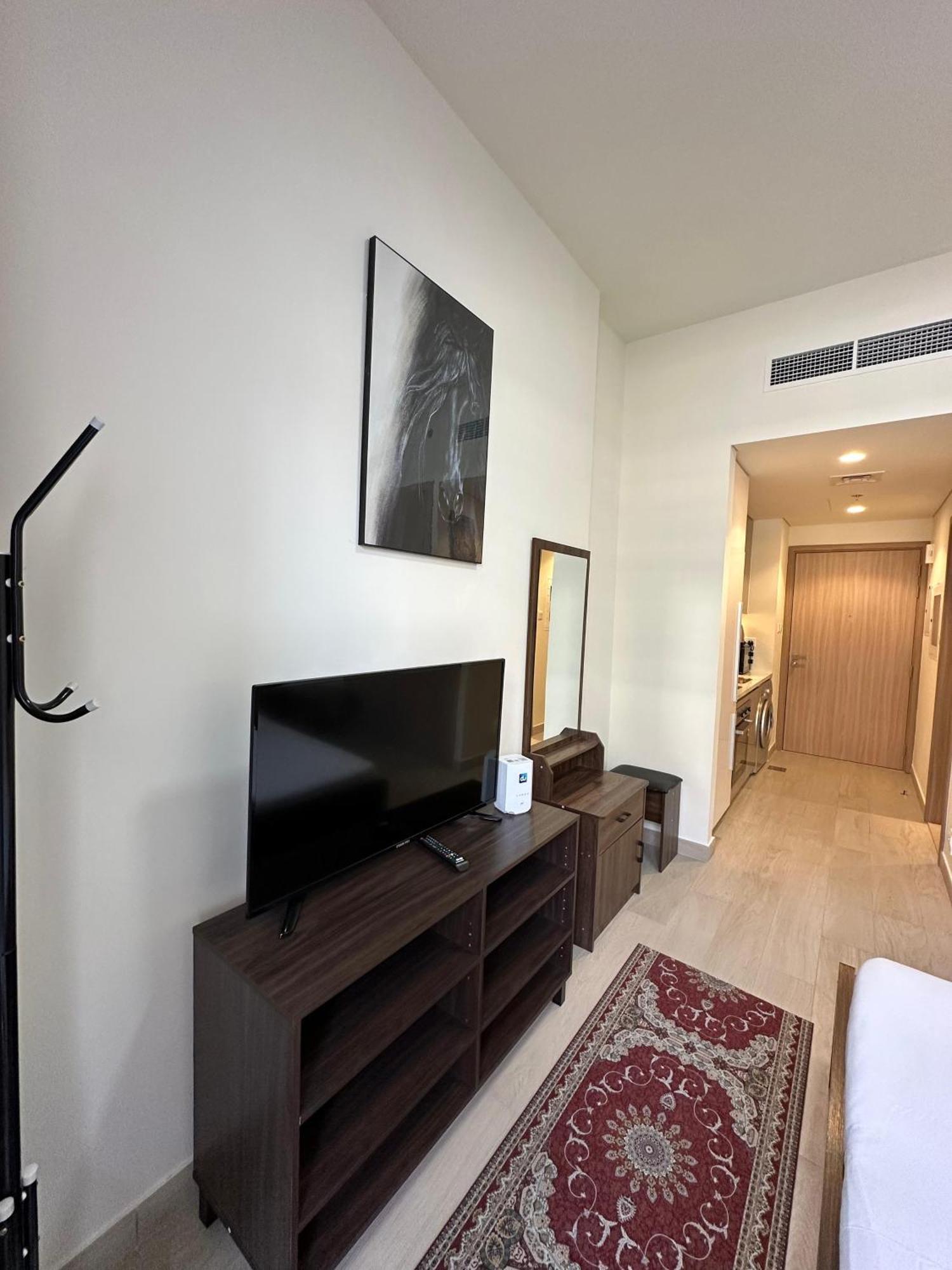 Tick - Contemporary With Balcony Azizi Riviera Apartment Dubai