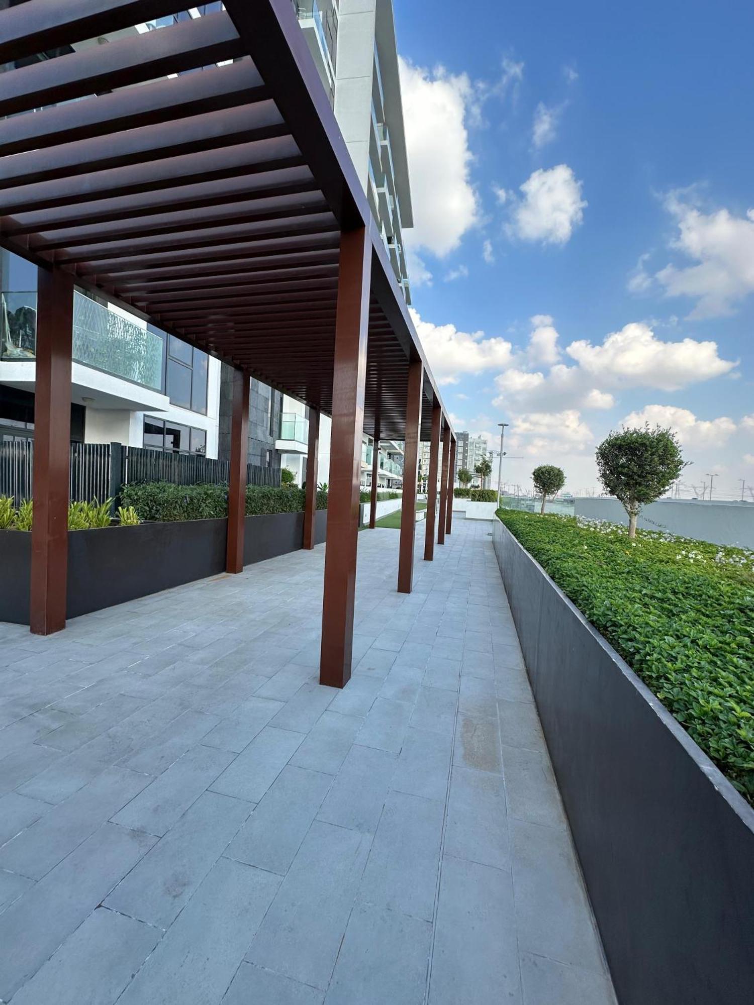 Tick - Contemporary With Balcony Azizi Riviera Apartment *