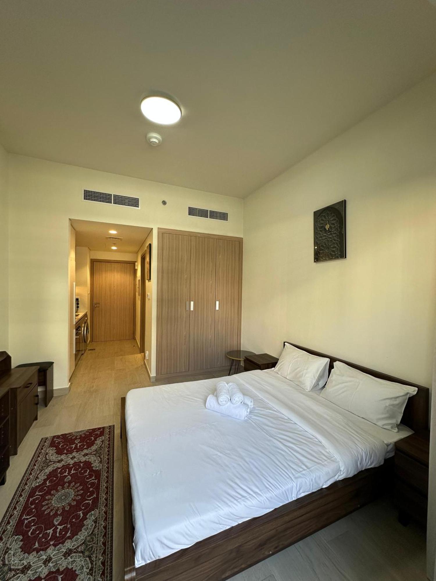 Tick - Contemporary With Balcony Azizi Riviera Apartment Dubai