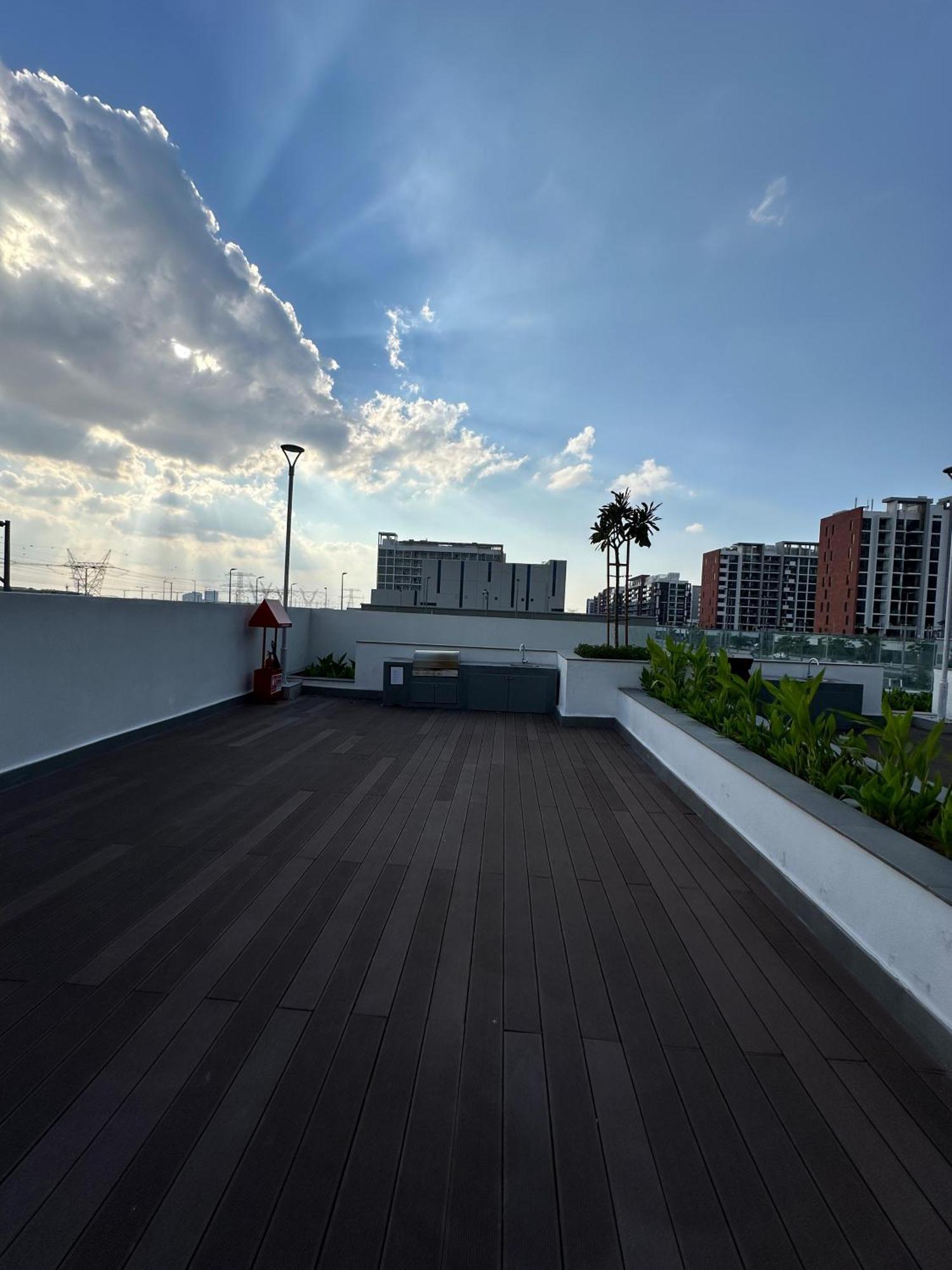 Tick - Contemporary With Balcony Azizi Riviera Apartment *
